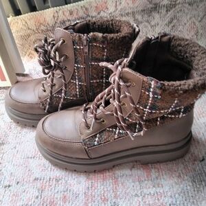 Rocket Dog Brown Plaid Combat Boots